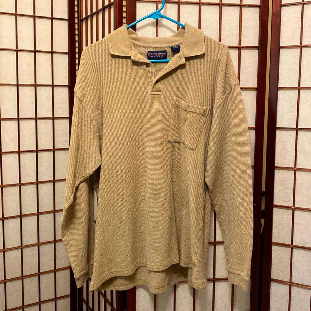 VINTAGE 90’s Collared Dad shirt. Beige.